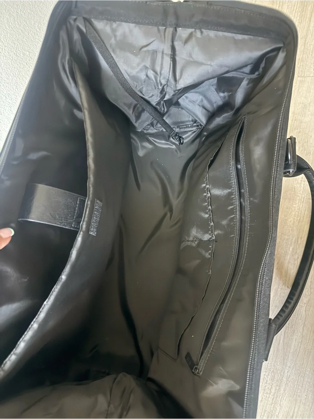 Beis weekender Black Travel Tote Bag - Sleek Carryall